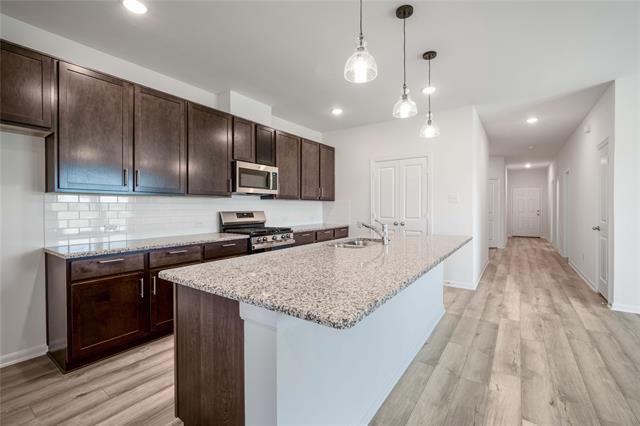 Foto del edificio - 2110 Ridgecrest Ln