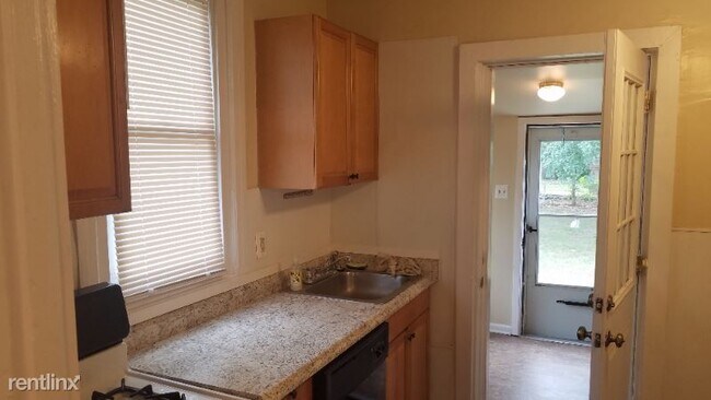 Building Photo - 3 br, 1 bath House - 318 W Buck St