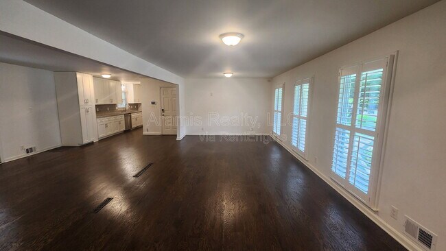 Building Photo - 3775 Tree Bark Trail