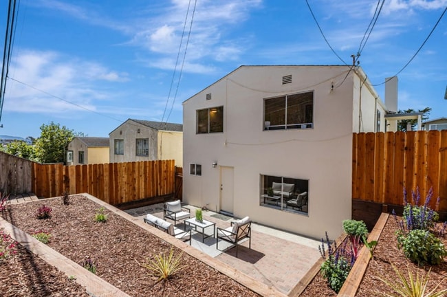 Building Photo - 157 Longview Dr