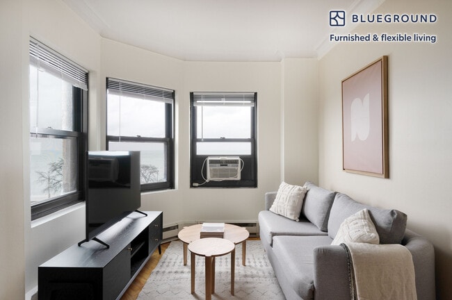 Building Photo - 1400 N Lake Shore Dr