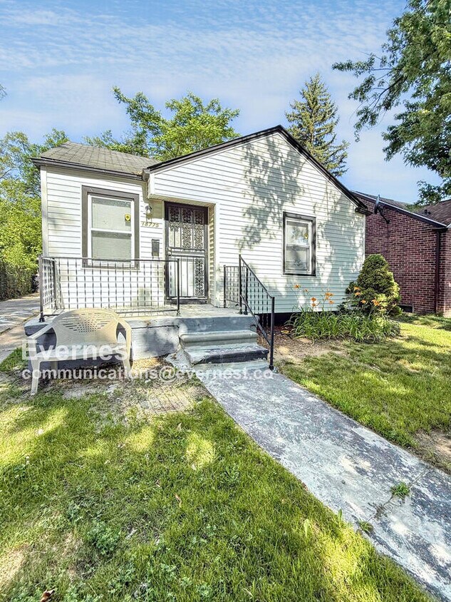 Foto principal - 18775 Grandville Ave