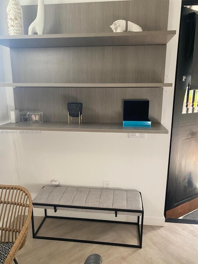 Foto del edificio - 1321 Asturia Ave