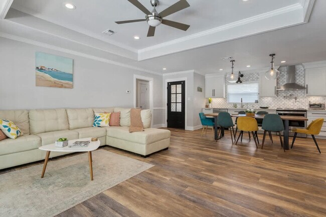 Foto del edificio - 9200 Pointe Aux Chenes Rd