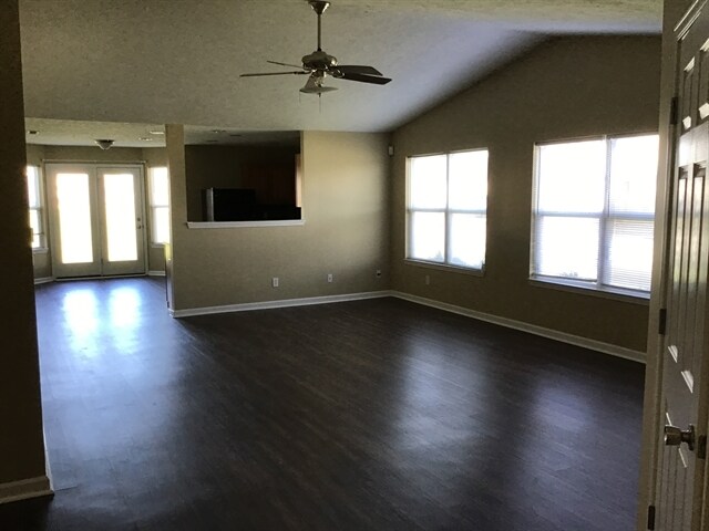 Building Photo - 829 Stonehenge Way