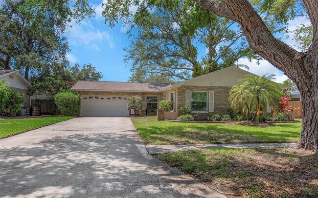 Foto del edificio - 1542 Dinnerbell Ln E