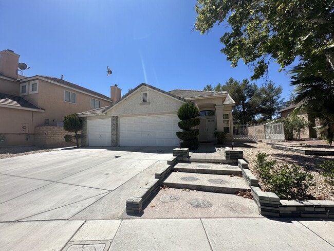 Building Photo - 8317 San Ramon Dr