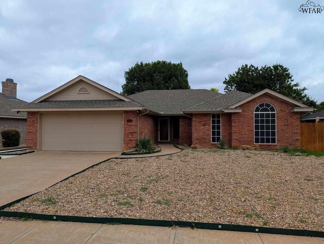 Foto principal - 5509 Long Leaf Dr