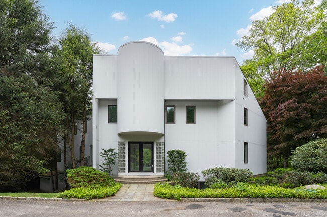 Building Photo - 4 Landmark Terrace