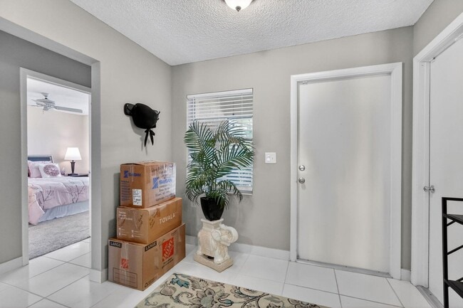 Foto del edificio - 6357 Overland Dr