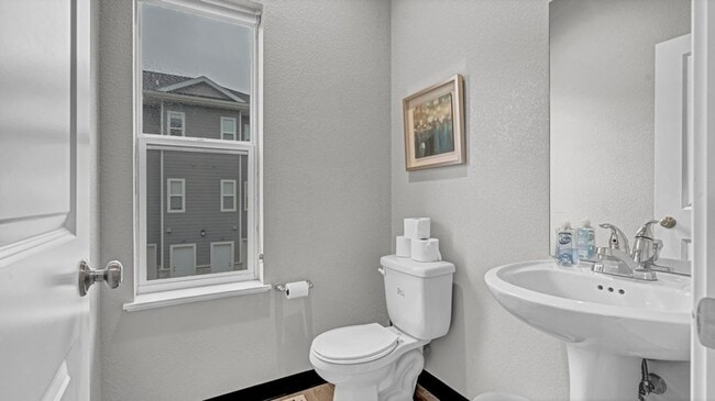 Interior Photo - Pinnacle Villages - Waverly