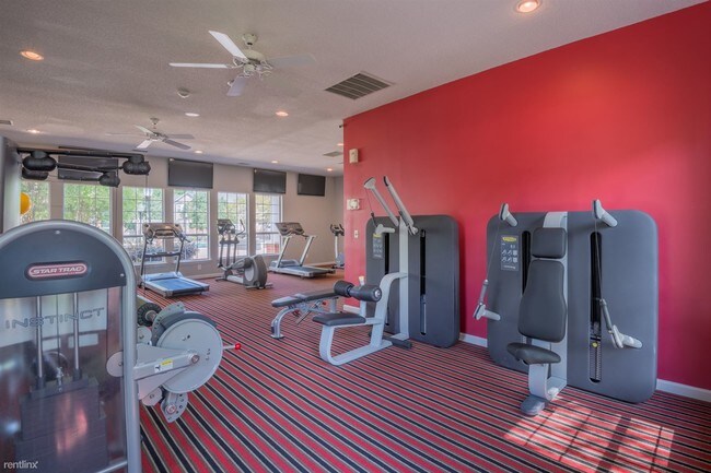 Building Photo - 13301 Crescent Springs Dr