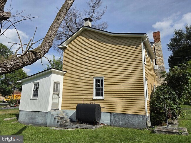 Building Photo - 5335 Germain St