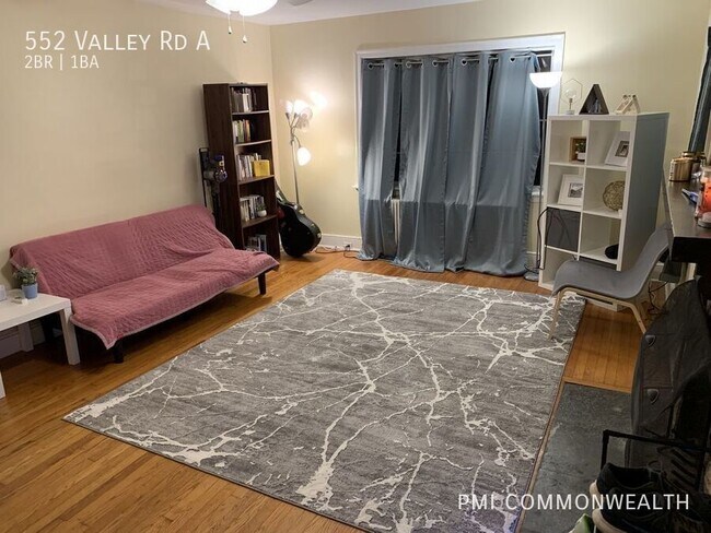 Foto del edificio - 552 Valley Rd