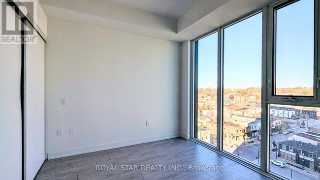 Building Photo - 39 Mary St