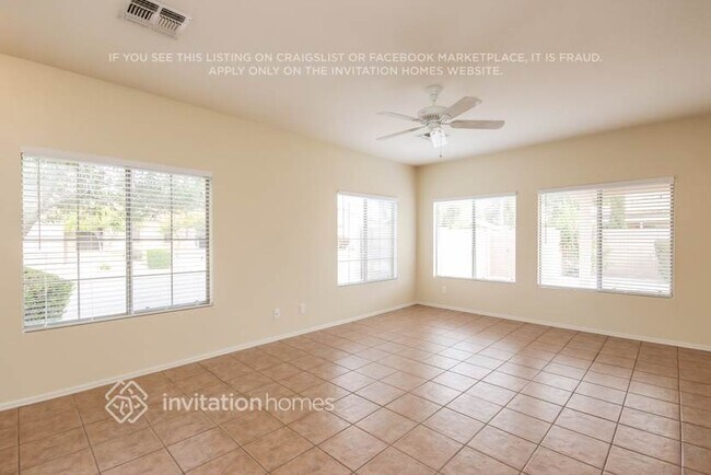 Foto del edificio - 2593 E Riviera Dr