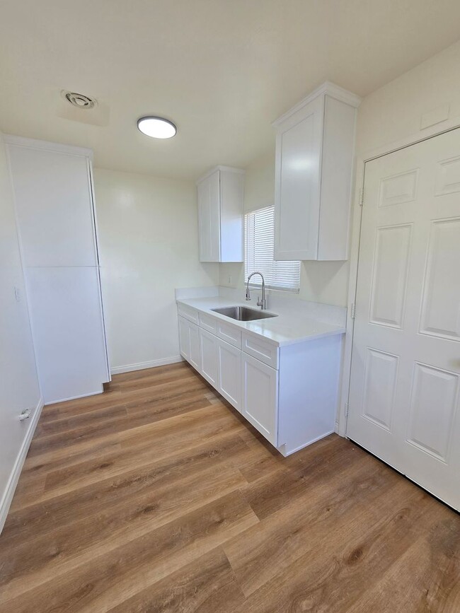 Building Photo - Charming 1-Bedroom, 1-Bathroom Detached Unit – Fully Remodeled!