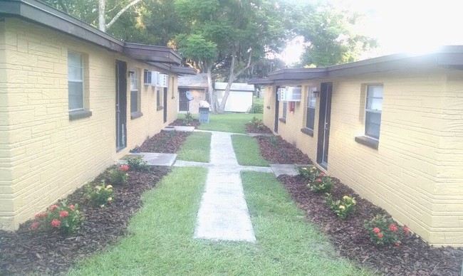Quad Buildings - Goldenrod Commons