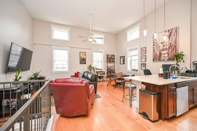 Foto del edificio - 433 E 13th St