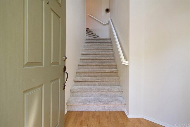 Building Photo - 61 Bellevue