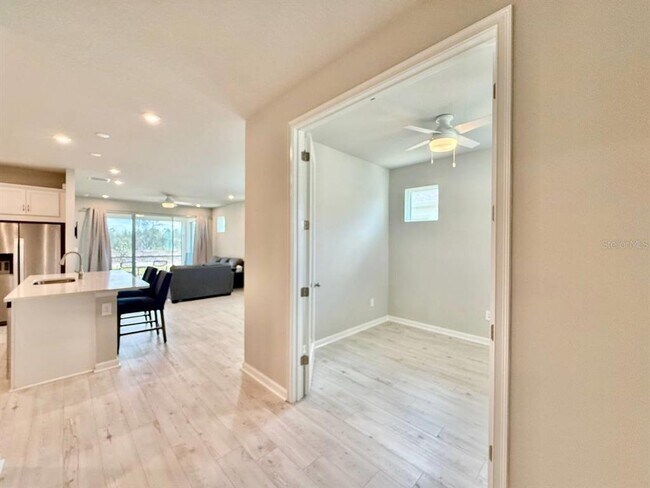 Foto del edificio - 6044 Timberdale Ave