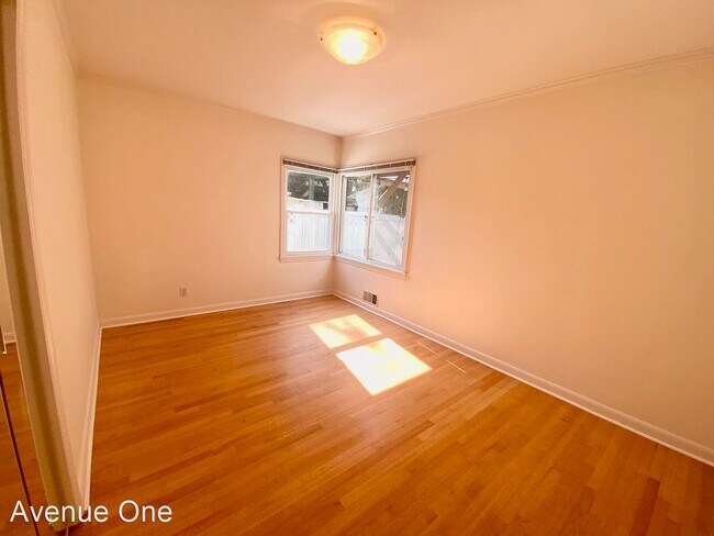 Building Photo - 3 br, 1.5 bath House - 2519 35th Avenue West