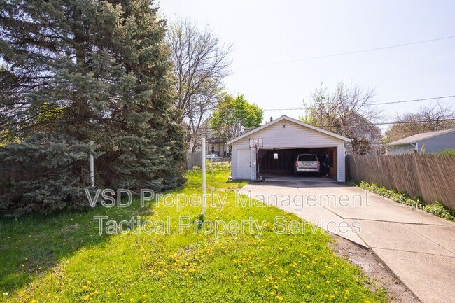 Foto del edificio - 8204 Vineyard Ave