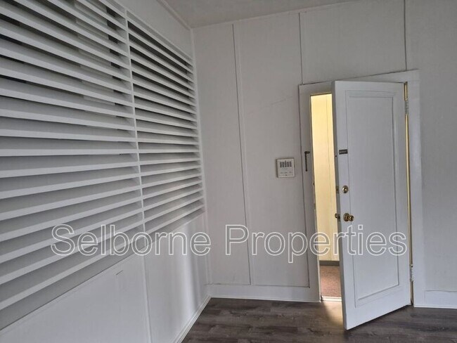 Foto del edificio - 4348 Broadway