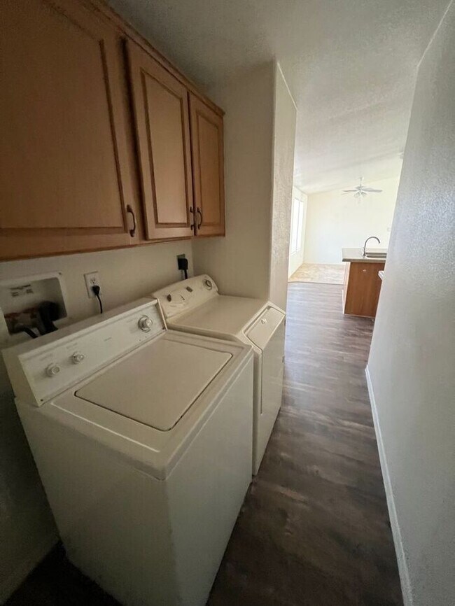 Foto del edificio - 3 bedroom 2 bath near University of Arizon...