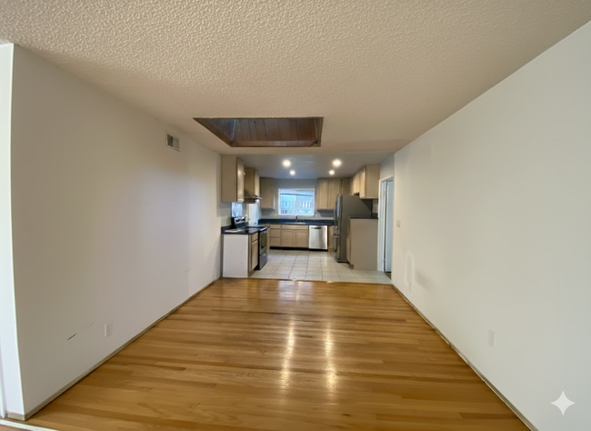 Foto del edificio - 5677 Calpine Dr