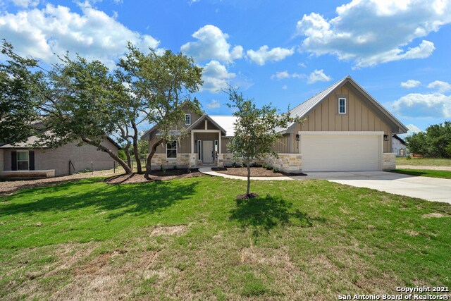 Foto del edificio - 114 Jacob Dearing St