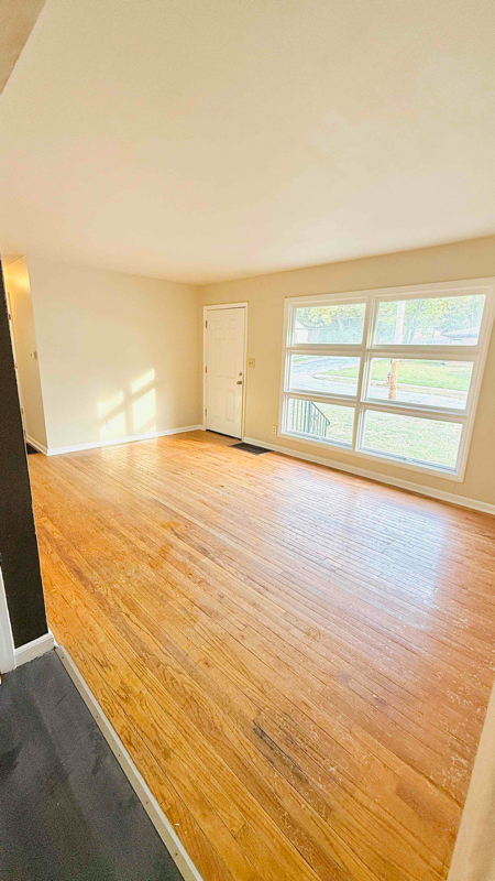 Foto del edificio - 3350 E 55th St