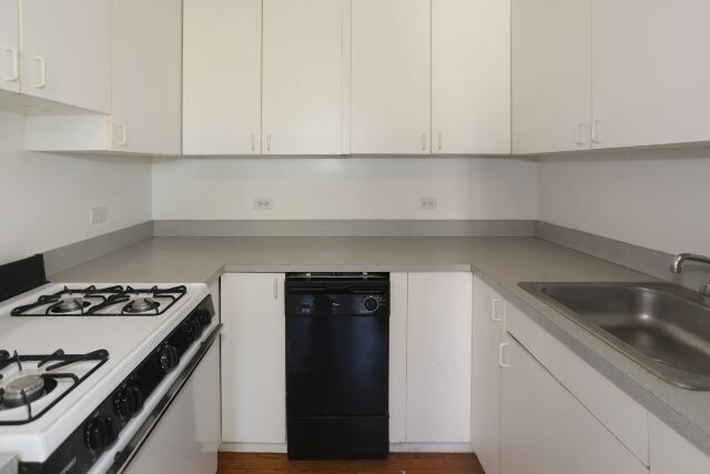 Foto del edificio - 824 W Waveland Ave