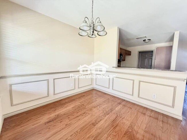 Building Photo - Townhome- Ready for Move-in! 3 bedroom