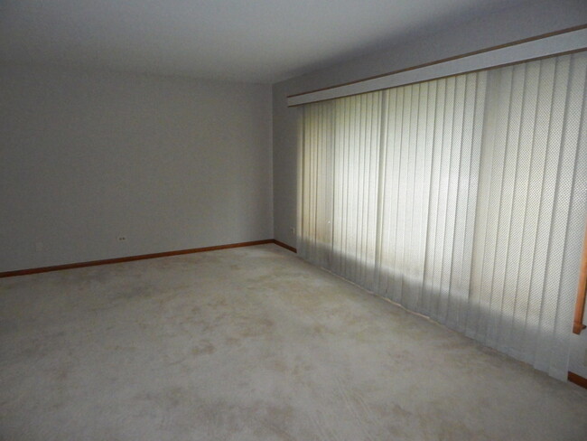 Building Photo - 1608 Martha Dr