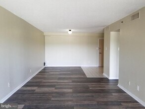 Building Photo - 9200 Edwards Way