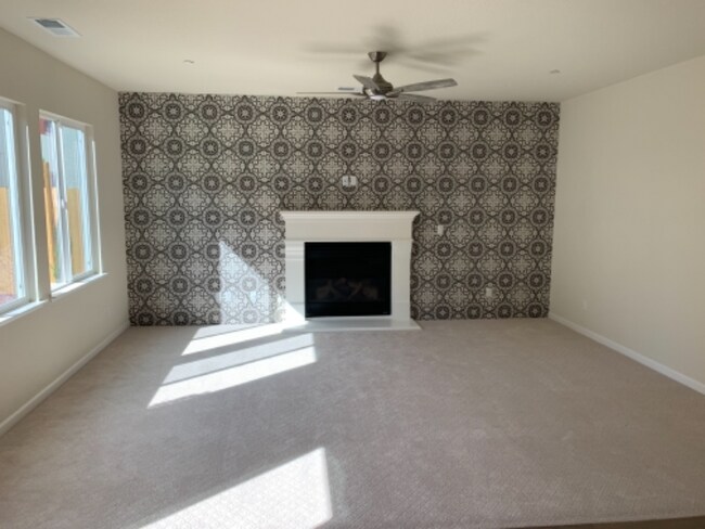 Building Photo - 3100 Vintage Dr