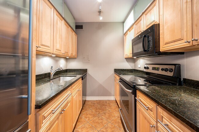 Foto del edificio - 1325 N State Pkwy