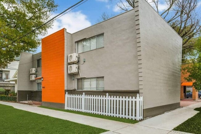Building Photo - 805 Colquitt St