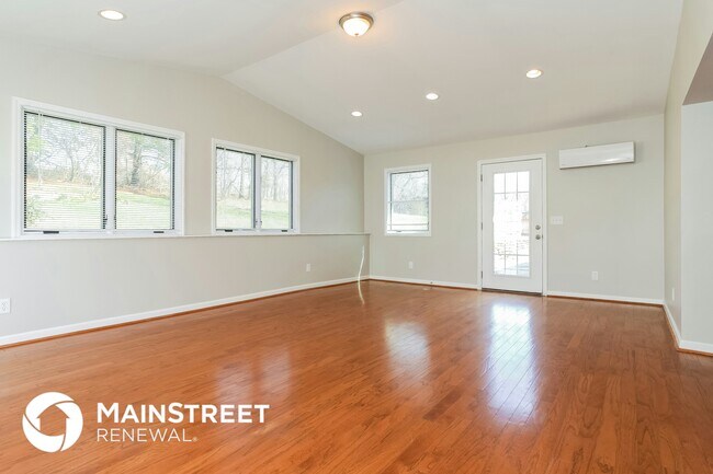 Foto del edificio - 6268 Rocknoll Ln