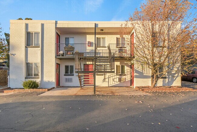 Building Photo - $1,320.95 with FIRST FULL MONTH'S FREE RENT  - 2 Bedrooms, 1 Bathroom, Condo in Denver with Cozy ...