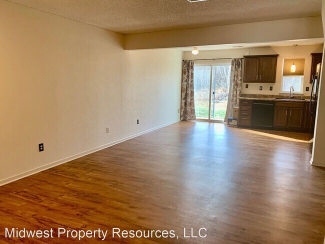 Building Photo - 2 br, 2.5 bath House - 222 Pointe Lane