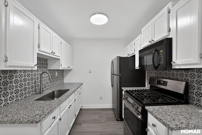 Building Photo - 405 Fairburn Rd SW