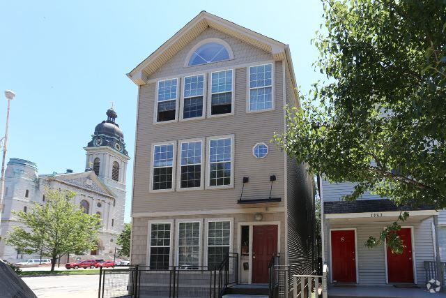Building Photo - 1059 W Fry St