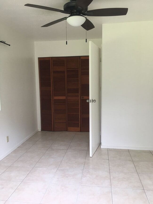 Foto del edificio - 2BR in Hawaiian Beaches