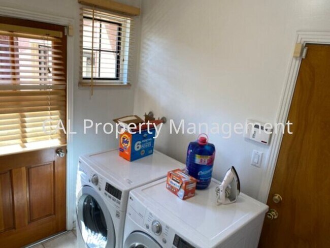 Building Photo - Beautiful 4 Bedroom Home in Salinas, CA