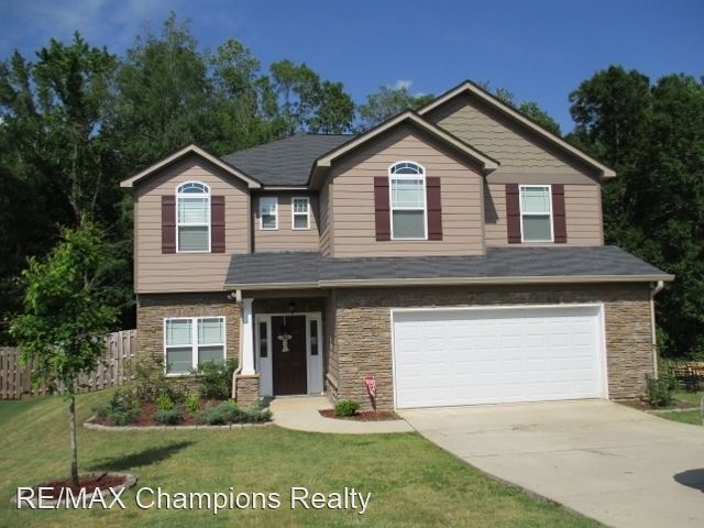 Foto principal - 4 br, 2.5 bath House - 9795 Yellow Pine Rd.