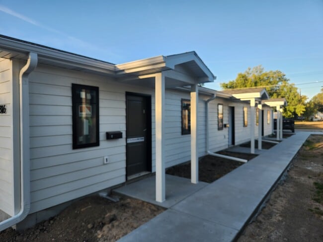 Building Photo - 1816 D Avenue