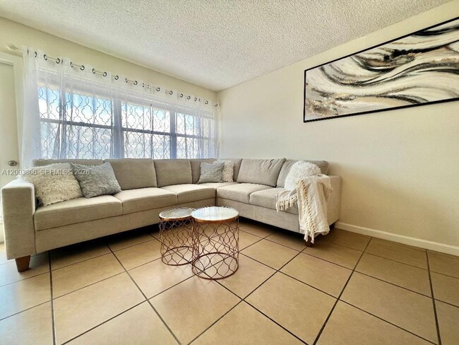 Building Photo - 401 Golden Isles Dr