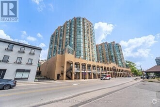 Building Photo - 140-140 Dunlop St E